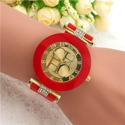STEVVEX simple leather Casual Quartz Watch Women Crystal Silicone Watches Wrist Watch For Women and Girls Coffee