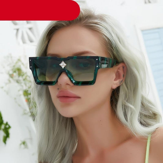Oversized Square Rimless Shades UV400 Shape Sunglasses For Women New Fashionable New Big Frame Sun Glasses for Female New Latest Attractive Large Flat Top Eyewear For Unisex