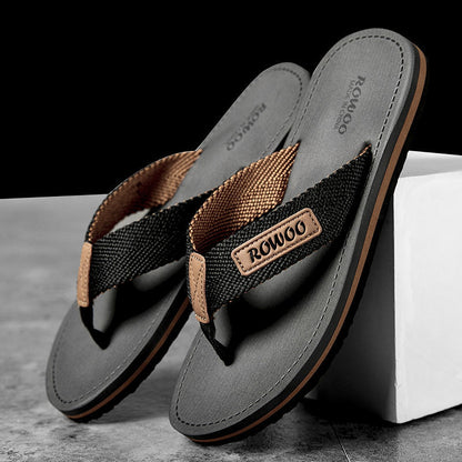 Comfortable Casual Summer Flip- Flops Men Beach Slippers Sandals Simple Luxury Design Indoor Non-Slip Black Flip Flops