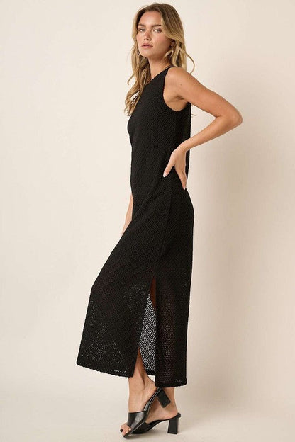Side Slit Round Neck Sleeveless Dress – Elegant and Versatile Sleeveless Dress with Sophisticated Side Slit Detail For Any Occasion
