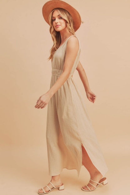 Side Slit Round Neck Sleeveless Maxi Tank Dress For Women – Fluttering, Versatile and Comfortable Dress with Side Slits for Relaxed, Breezy Style