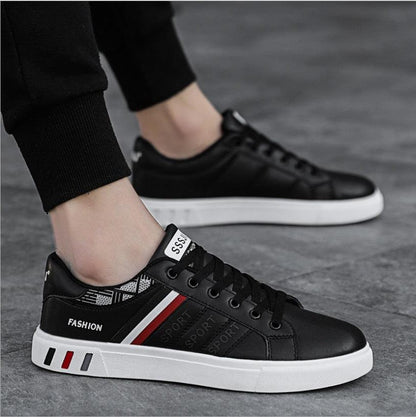 Men Casual Shoes Summer New Fashion Flat Breathable Sneakers Light Sneaker White Business Casual Fashionable Sports Shoes Vulcanized White Flat Sneakers