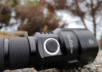 Powerful Flashlight Rechargeable Waterproof Searchlight Powerful Long Beam Distance LED Super Bright Flashlight Cree Torch with  Ramping Indicator USB Charger Super Bright Torch Best For Hiking Hunting Camping Outdoor Sport