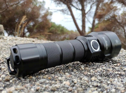 Powerful Flashlight Rechargeable Waterproof Searchlight Powerful Long Beam Distance LED Super Bright Flashlight Cree Torch with  Ramping Indicator USB Charger Super Bright Torch Best For Hiking Hunting Camping Outdoor Sport