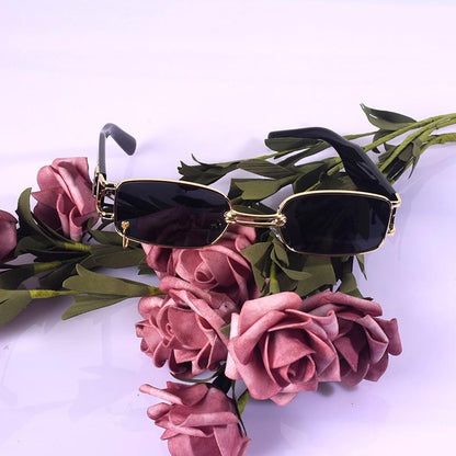 Stylish Fashionable Women Sunglasses Trending & Luxury  Square Popular Design Men Glasses New Vintage Metal Black Comfortable Lenses Outdoor Travel Driving Sunglasses