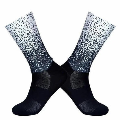 Stylish Summer  Breathable Cycling Socks For Men Anti Slip Seamless Sports Cycling Socks For Men Modern Design Running Sports Socks