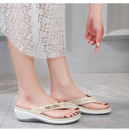 Women's Summer New Fashion Metal Button Slides Beach Shoes Modern Sandals Women Outside Platform Comfort Thong Style Flip Flops Sandals With Arch Support Thick Sole Outdoor Flip Flops